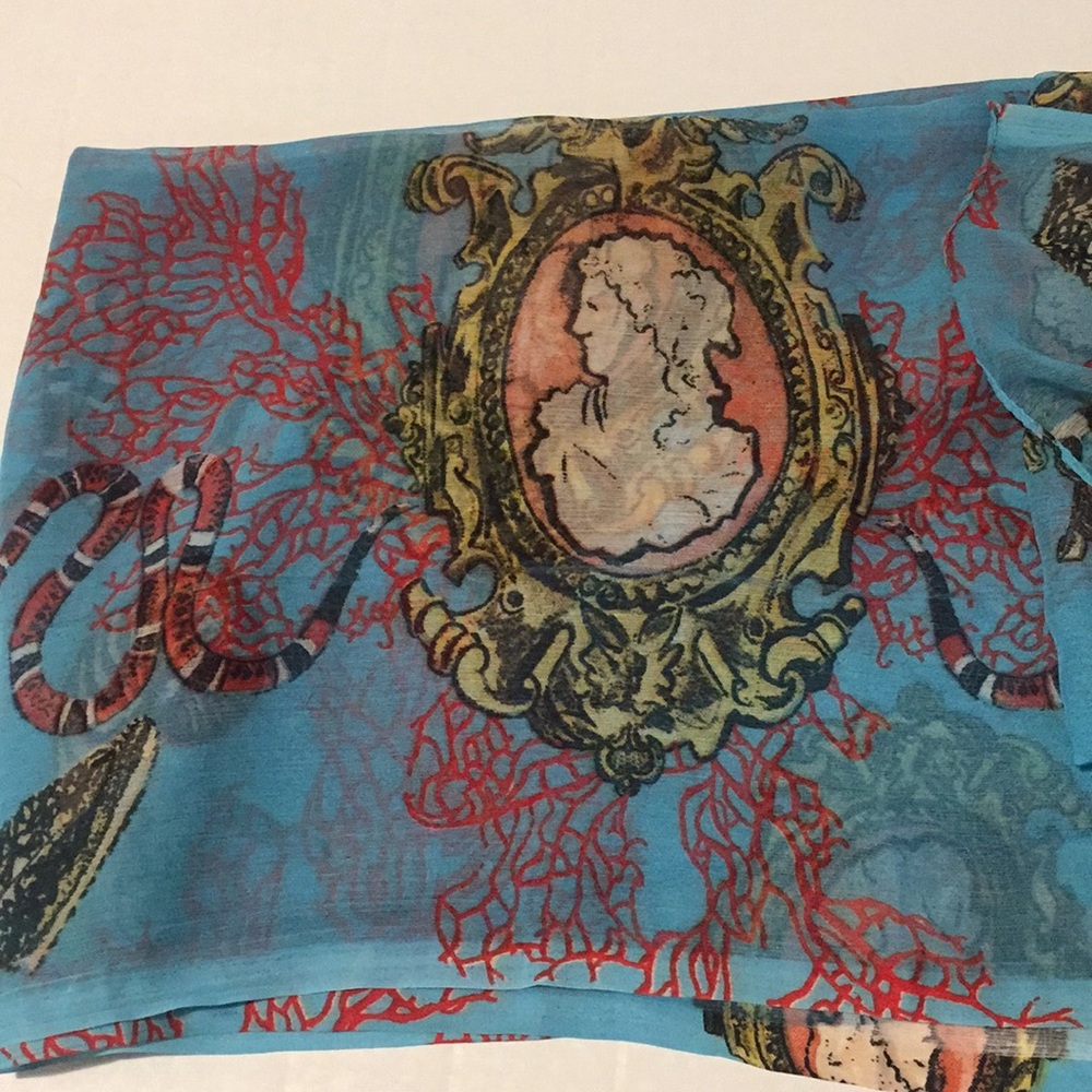 Antica Santoria by Giacomo Cinque wrap 47”x70”